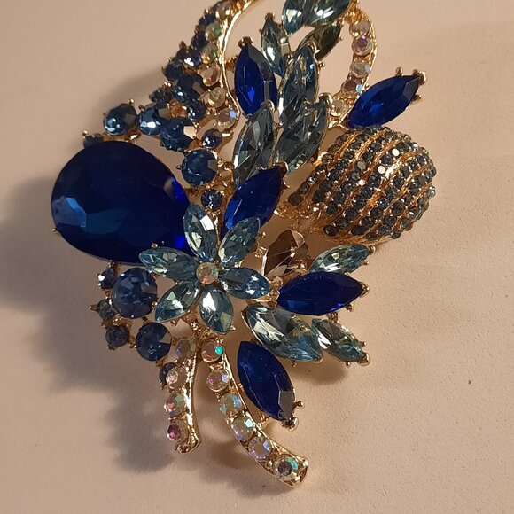 Brand New Vintage Crystal Brooch Pins Costume Jewelry - Picture 1 of 1